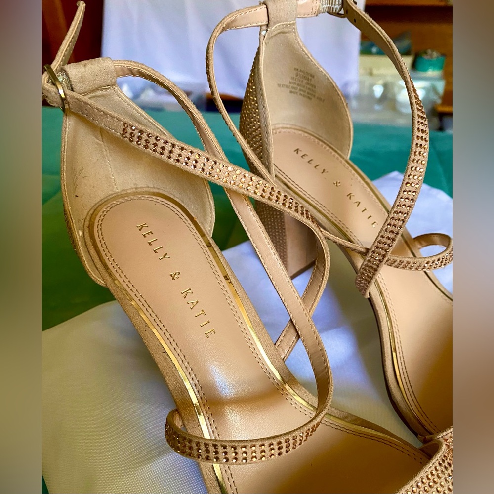 Kelly & Katie Rose Gold Paloona Sandal - Picture 7 of 11